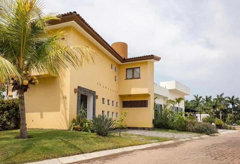 بنسيون Casa La Columna