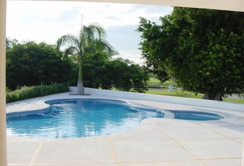 بنسيون Casa La Columna