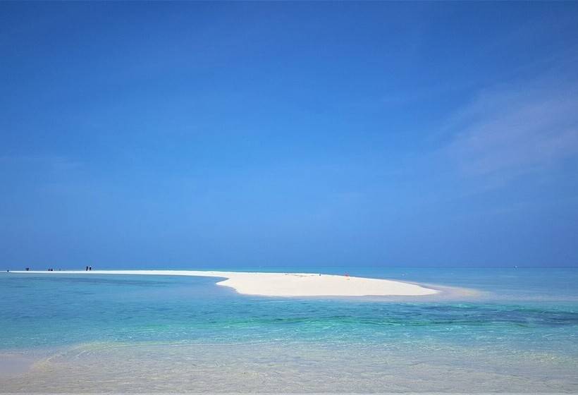 پانسیون Explore Island Inn