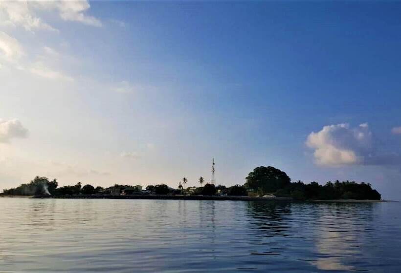 پانسیون Explore Island Inn