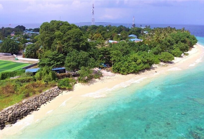 پانسیون Explore Island Inn