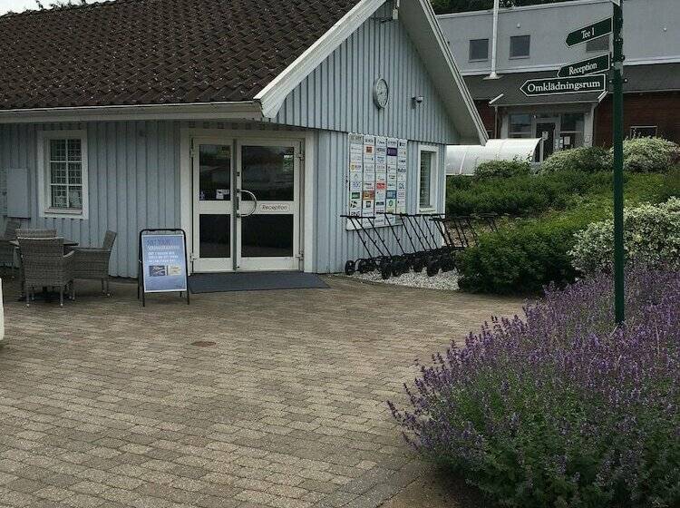 بنسيون Södersens Golf Lodge