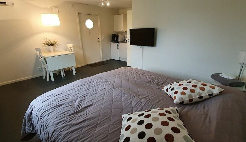 بنسيون Södersens Golf Lodge