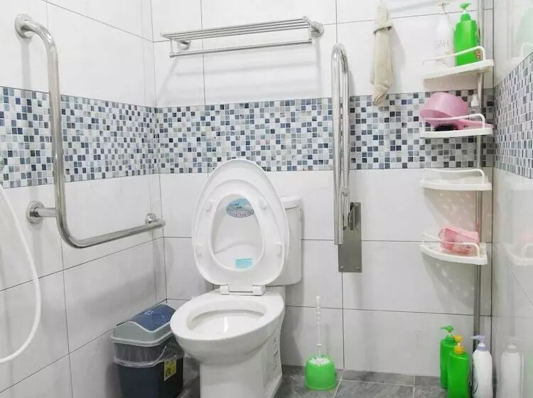 پانسیون Tumbler Travel