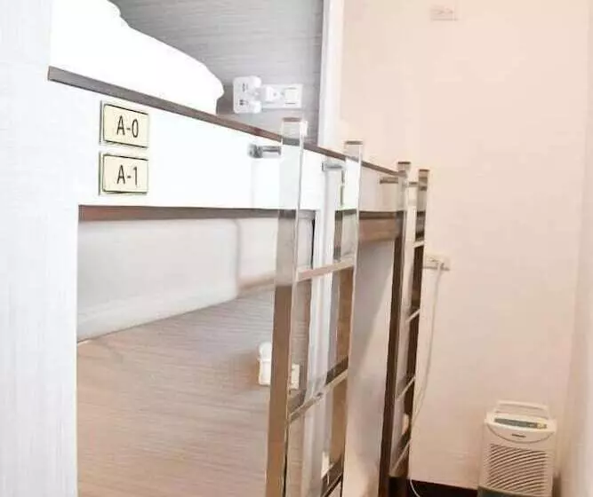 پانسیون Tumbler Travel