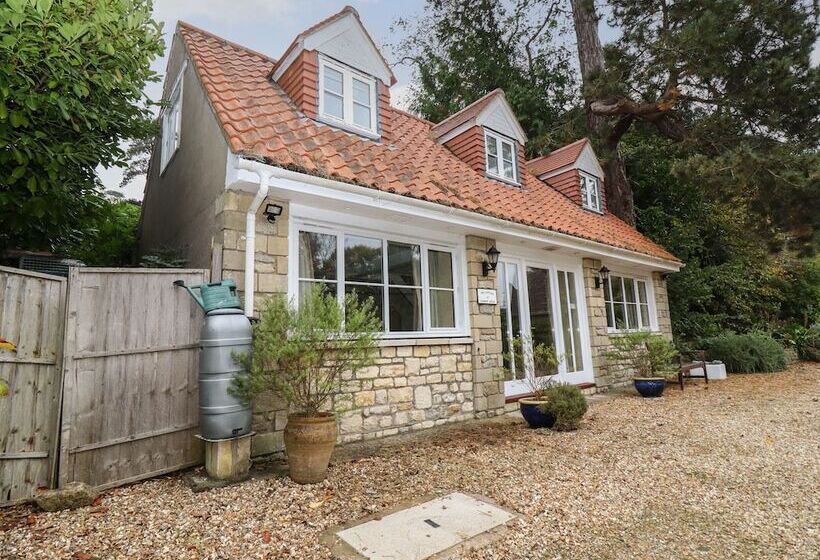 The Cottage At Barrow Mead