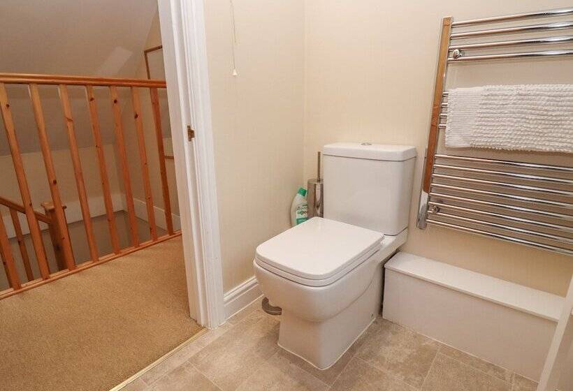 The Cottage At Barrow Mead