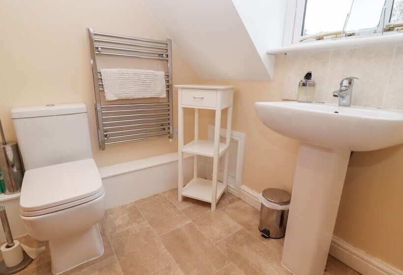 The Cottage At Barrow Mead