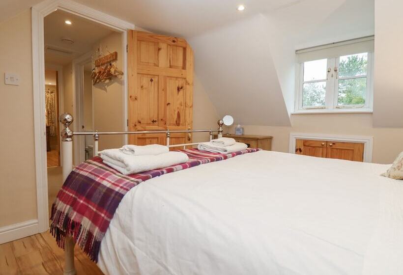 The Cottage At Barrow Mead