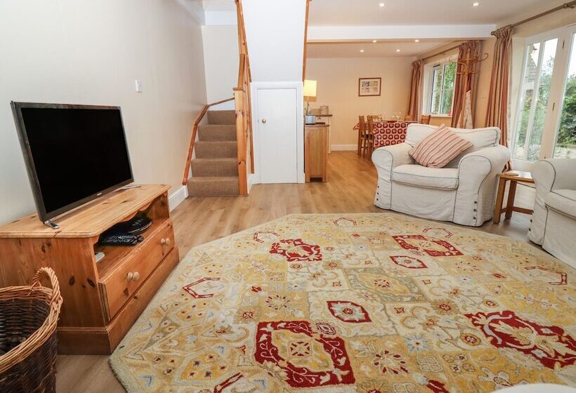 The Cottage At Barrow Mead