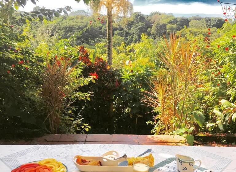 تختخواب و صبحانه Eden Atenas