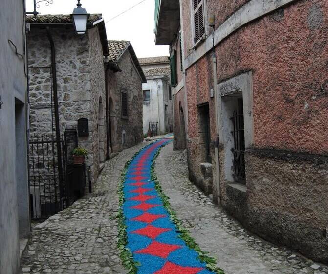 مبيت وإفطار Locanda Il Falco Nero