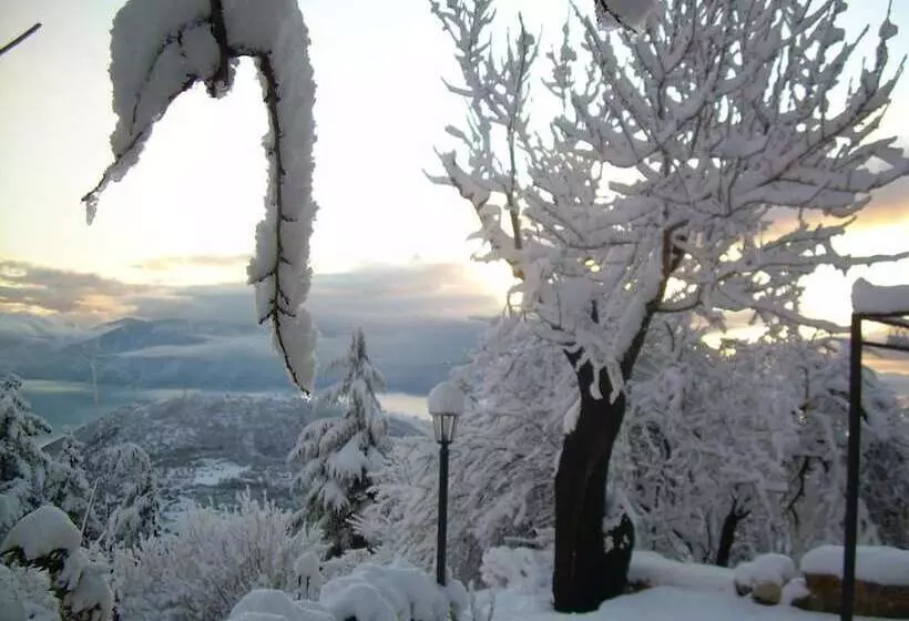 ベッドアンドブレックファースト Locanda Il Falco Nero