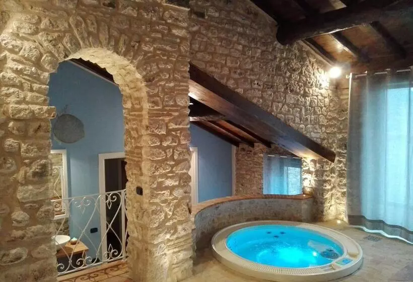 ベッドアンドブレックファースト Locanda Il Falco Nero