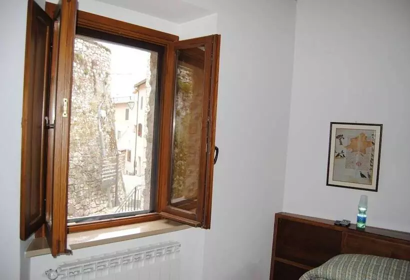 ベッドアンドブレックファースト Locanda Il Falco Nero