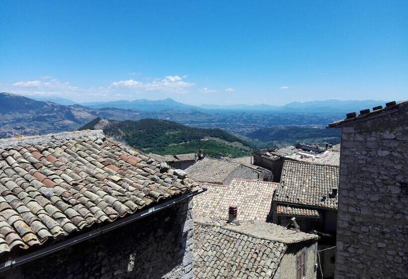 مبيت وإفطار Locanda Il Falco Nero