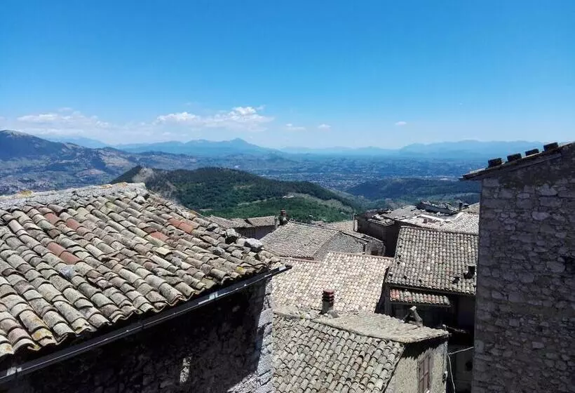 ベッドアンドブレックファースト Locanda Il Falco Nero