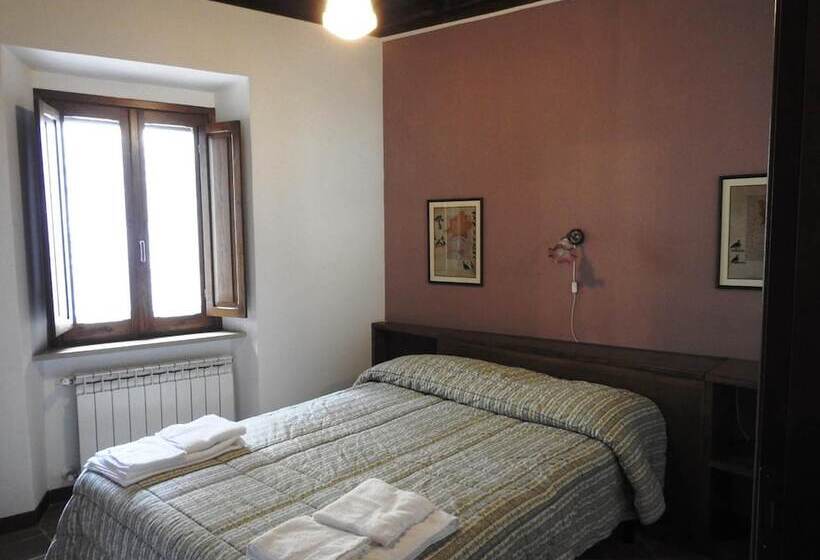 مبيت وإفطار Locanda Il Falco Nero