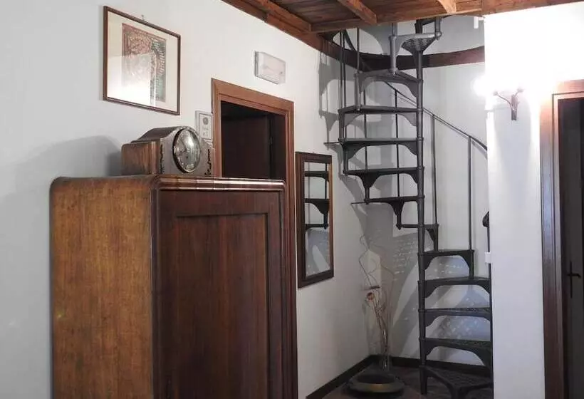 ベッドアンドブレックファースト Locanda Il Falco Nero