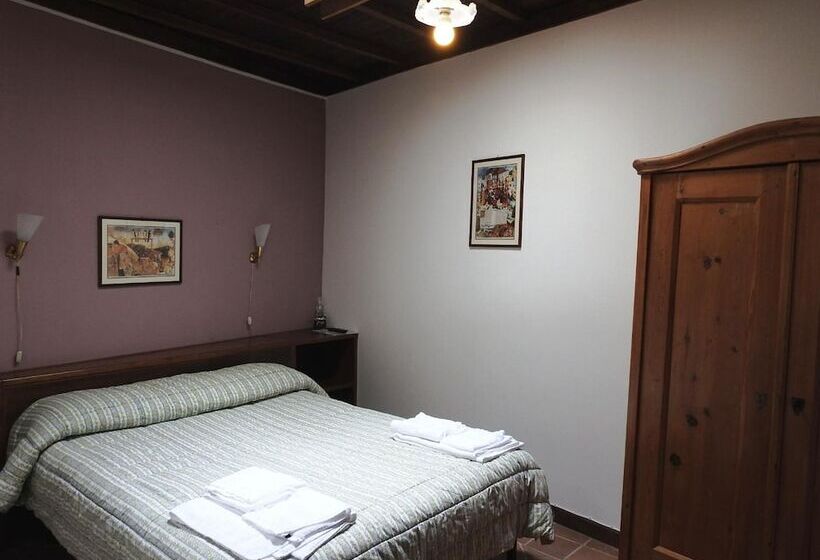 مبيت وإفطار Locanda Il Falco Nero