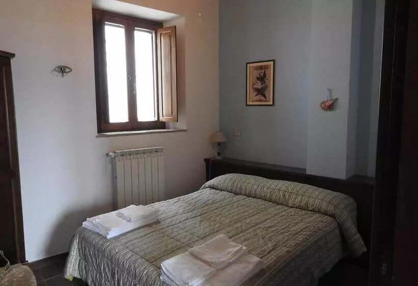 ベッドアンドブレックファースト Locanda Il Falco Nero