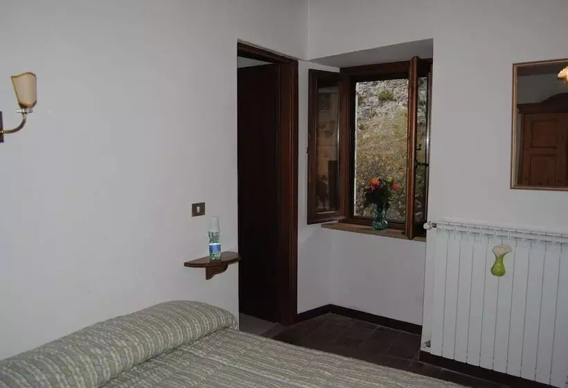 ベッドアンドブレックファースト Locanda Il Falco Nero