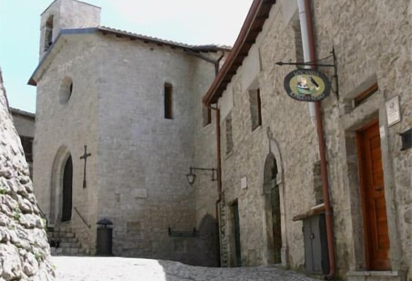 مبيت وإفطار Locanda Il Falco Nero