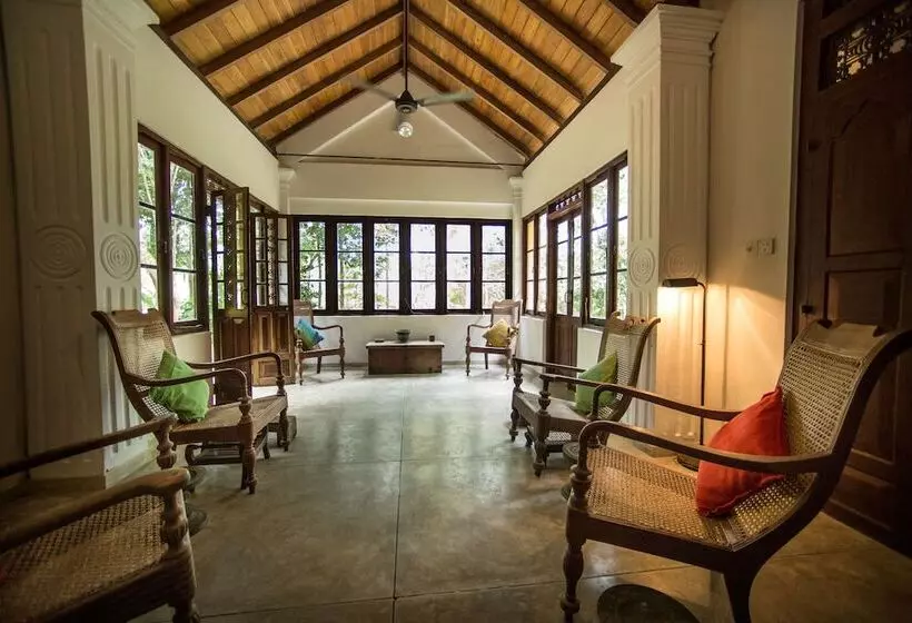 تختخواب و صبحانه Mirissa Hills Resort