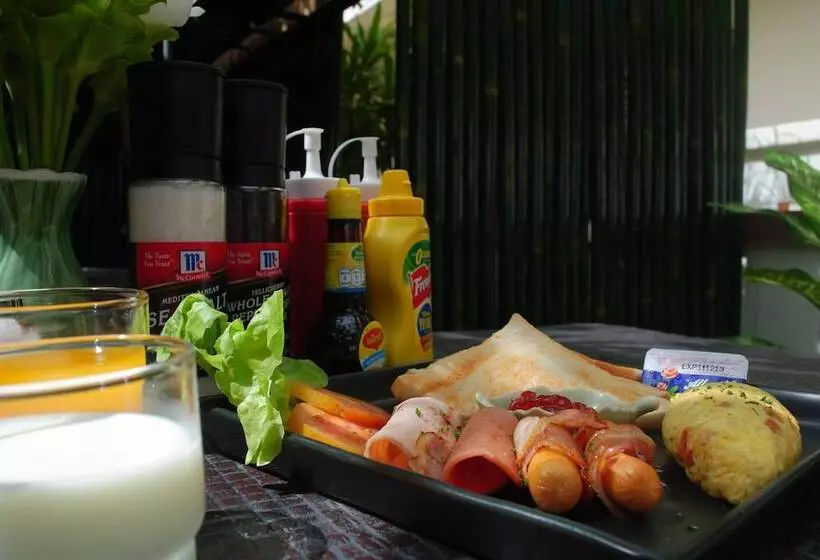 Hotel Baan Kata Maytha