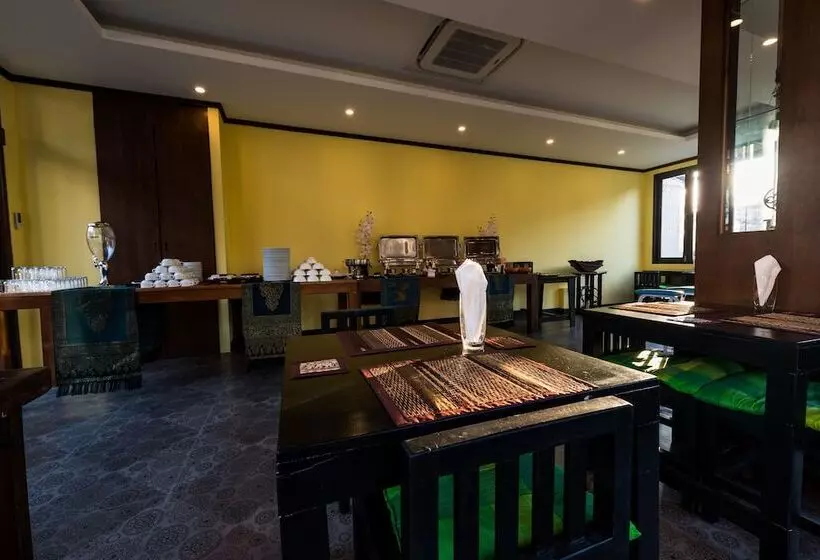 Hotel Baan Kata Maytha