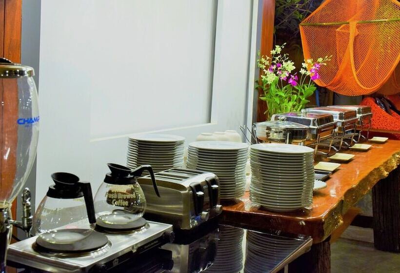 Hotel Baan Kata Maytha