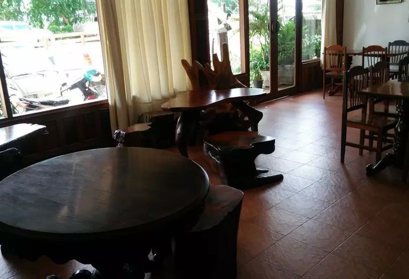 هتل Chanthasom Guest House
