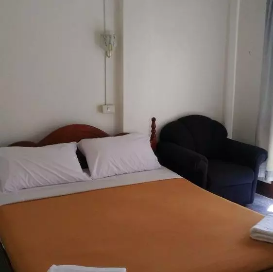 هتل Chanthasom Guest House