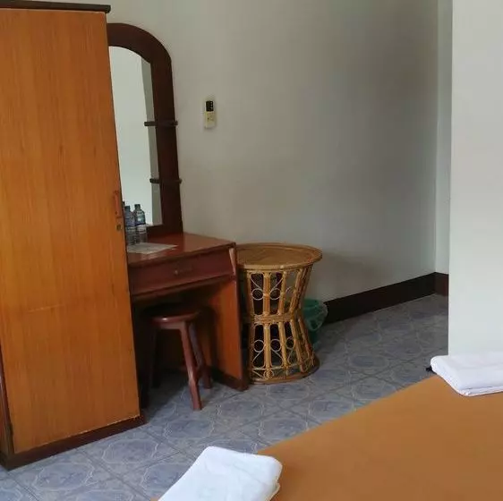 هتل Chanthasom Guest House