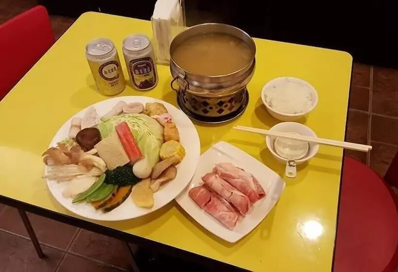 هتل Courier Station