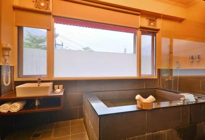 هتل Courier Station