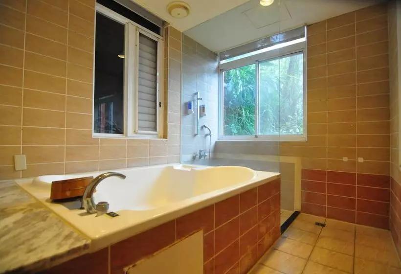 هتل Courier Station