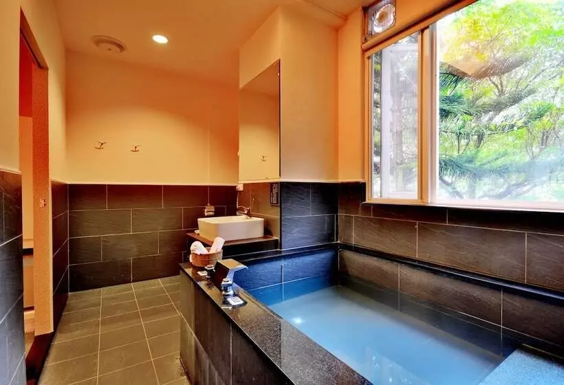 هتل Courier Station