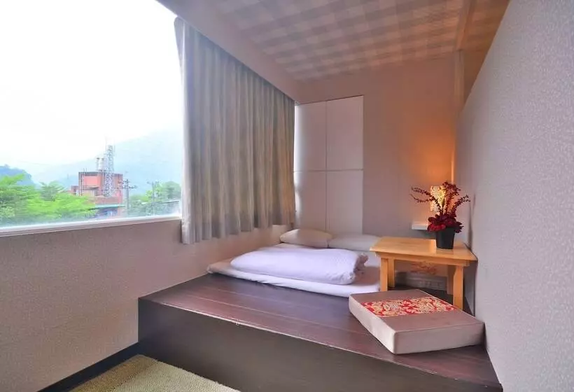 هتل Courier Station