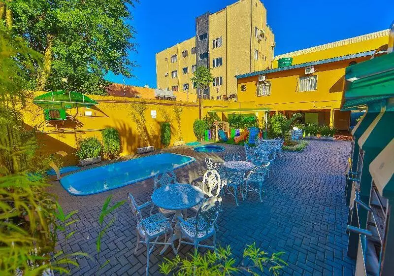 هتل E Pousada Caroline