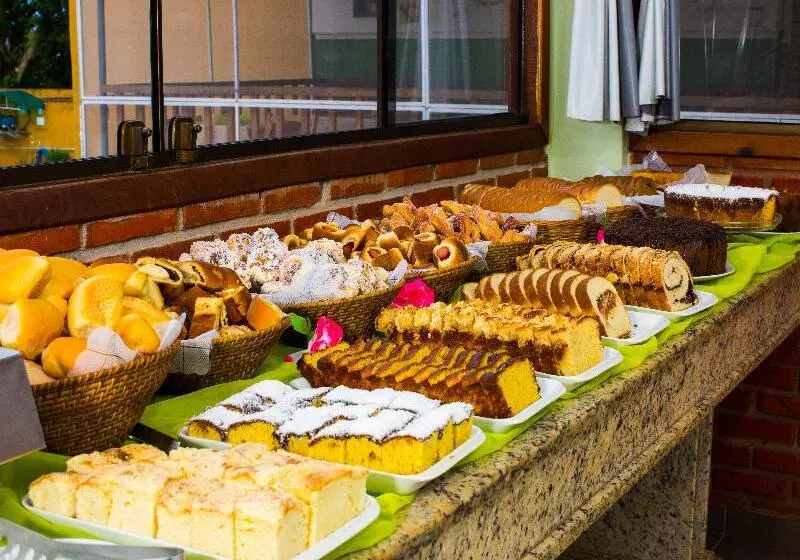 هتل E Pousada Caroline