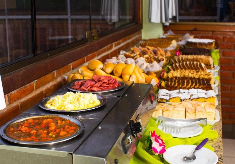 ホテル E Pousada Caroline