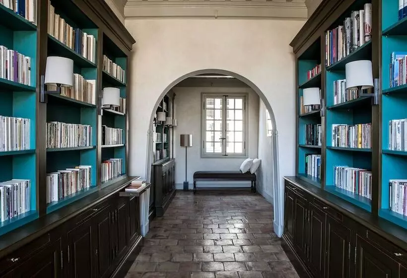 هتل La Maison D'uzès Relais & Châteaux