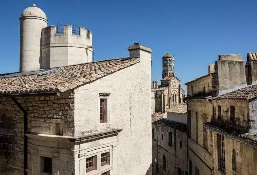 هتل La Maison D'uzès Relais & Châteaux