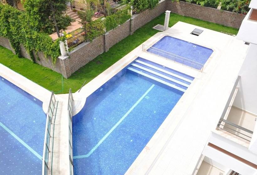 فندق Malahit Exclusive City