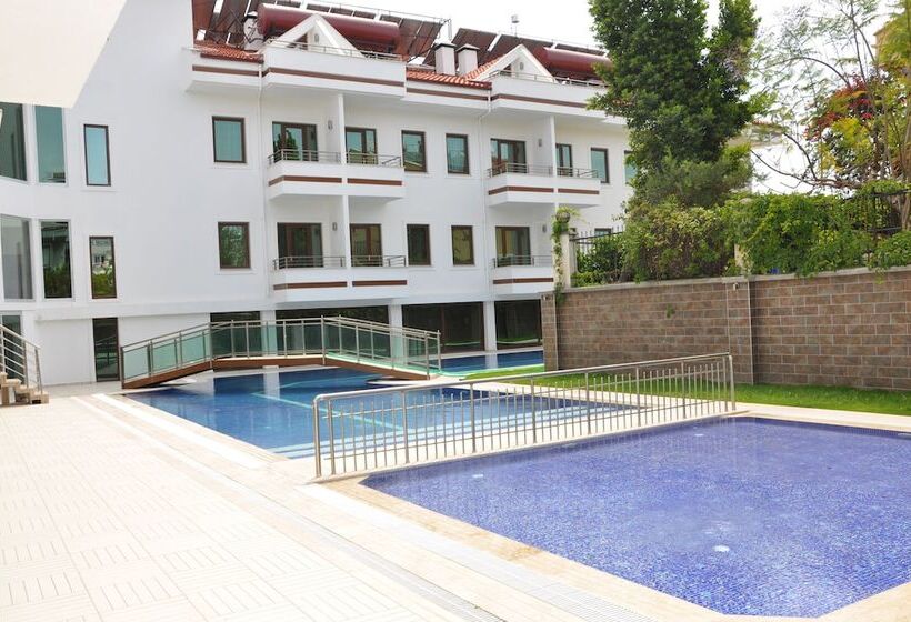 فندق Malahit Exclusive City