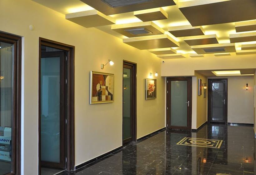 فندق Malahit Exclusive City