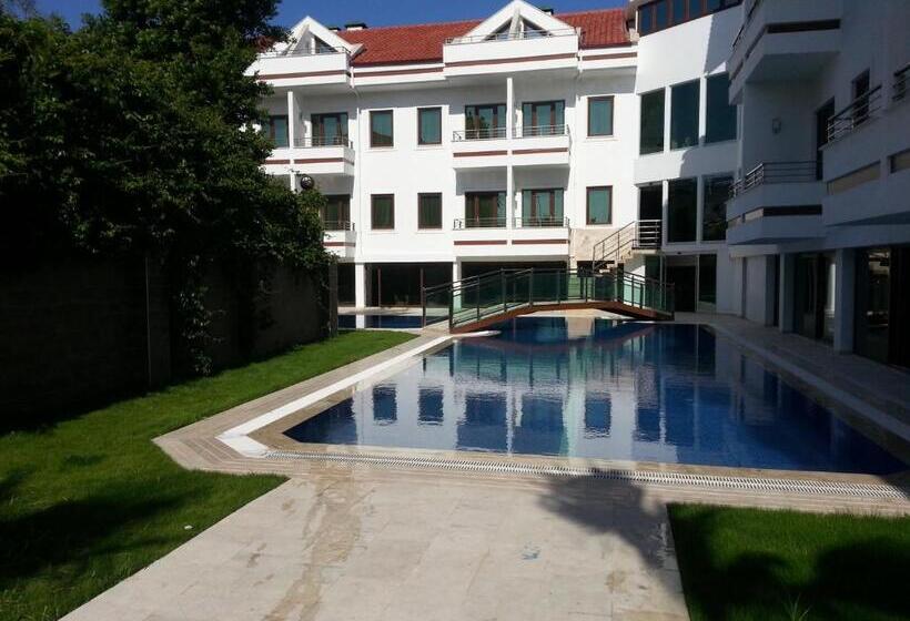 فندق Malahit Exclusive City