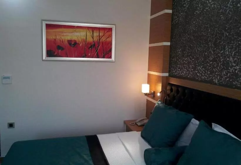 هتل Malahit Exclusive City