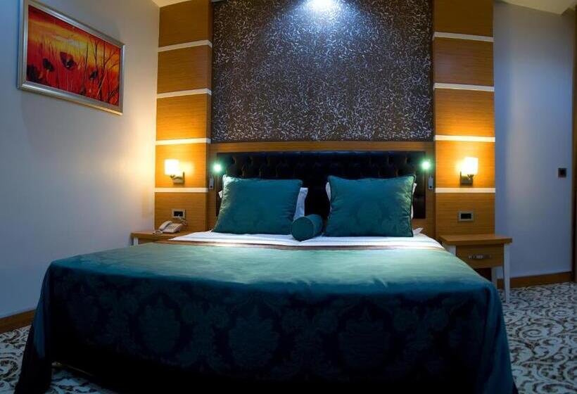 فندق Malahit Exclusive City